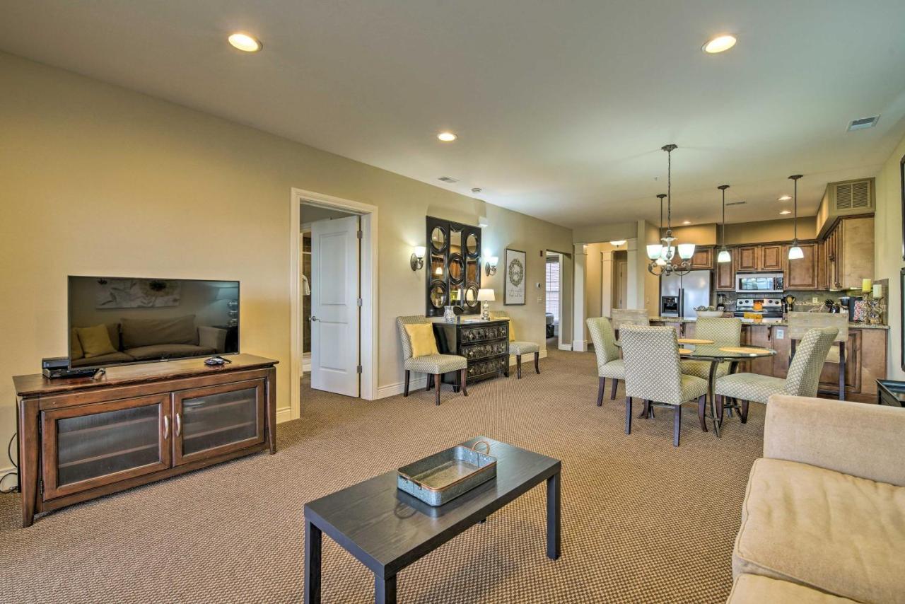 Inviting Branson Condo With Outdoor Dining Area Exterior photo